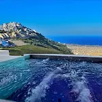 Daire Martynou View *